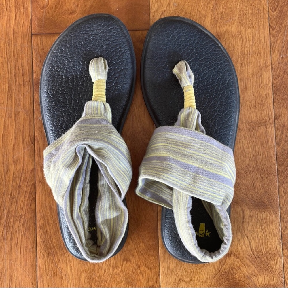 Sanuk yoga mat sandals gray and yellow women’s size 6